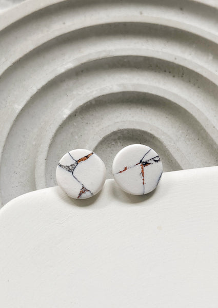 HOWLITE STUDS