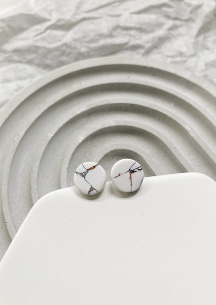 HOWLITE STUDS